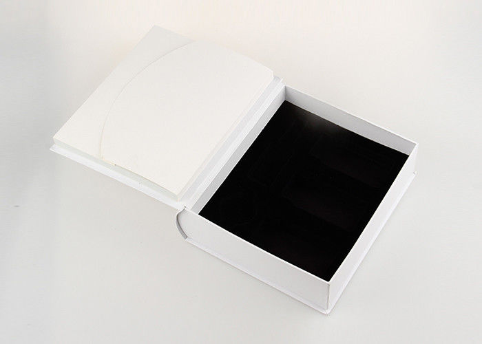 L'emballage fait sur commande a réutilisé l'emballage formé de papier de boîte-cadeau de livre blanc de boîte-cadeau